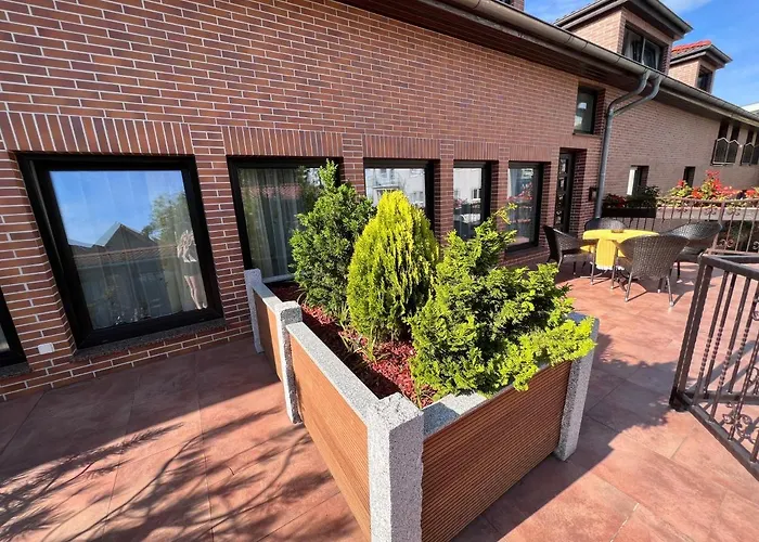 Hotel und Pension Am Burchardikloster
