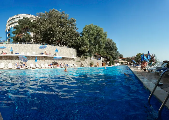 Elpida Hotel
