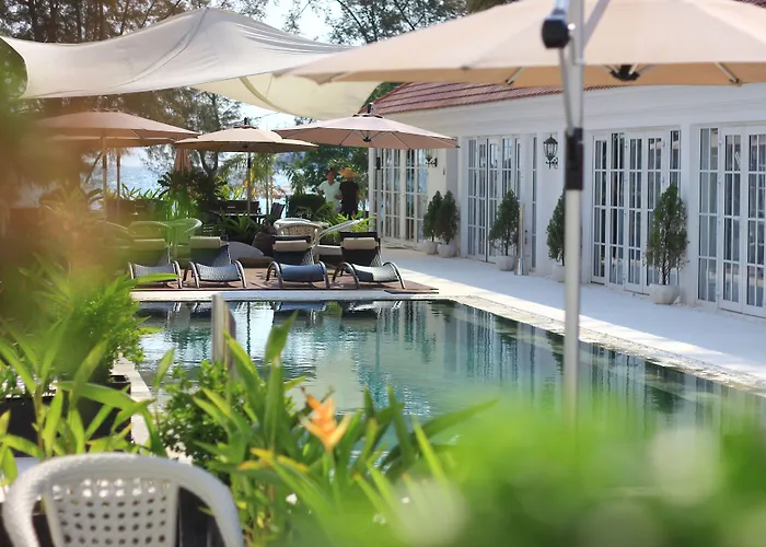 White Boutique Hotel And Residences