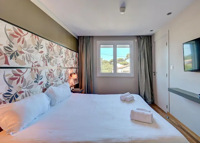 Hotel Bor