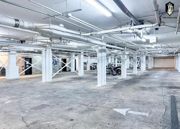 Brand New Modern 1Bd Loft In Downtown With Free Parking
