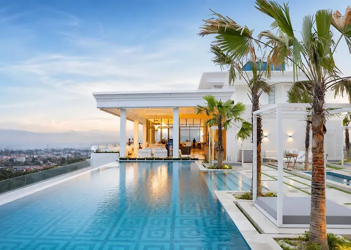 Art Deco Luxury Hotel & Residence