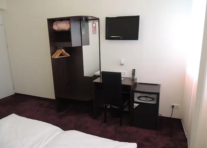 Aaa Budget Hotel